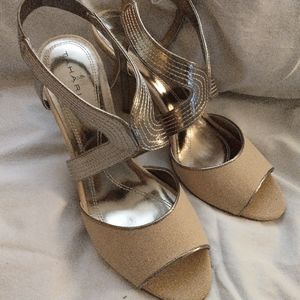 Tahari Sandals Pump New WB 10m Tan/Gold Trim